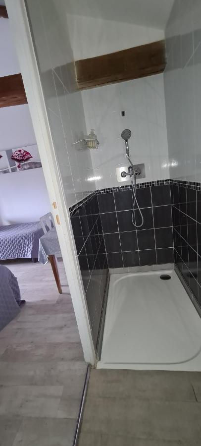 A La Gloriette Bed & Breakfast Neuville-du-Poitou Eksteriør bilde